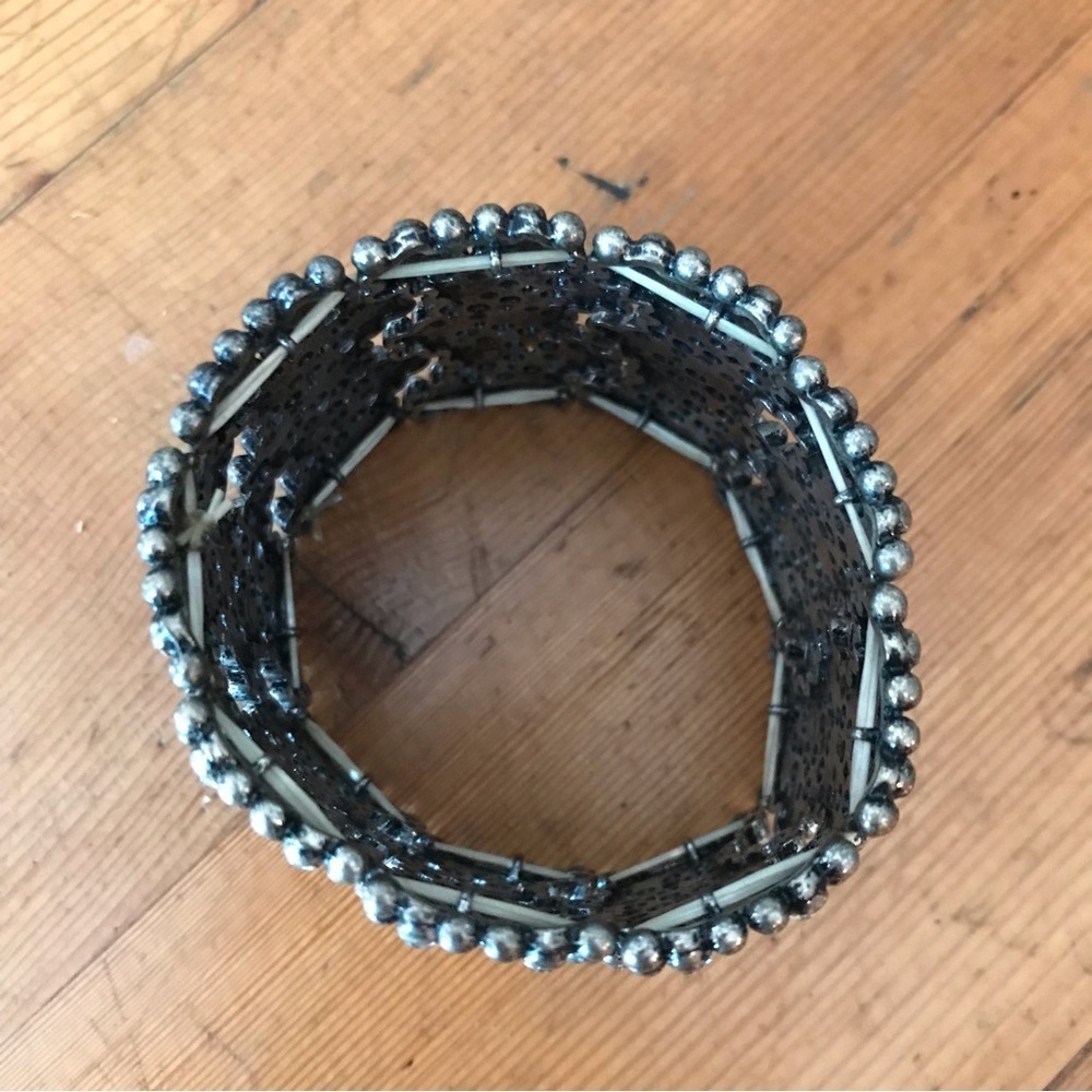 ▪️Silver Flower Rhinestone Bracelet - Picture 3 of 4